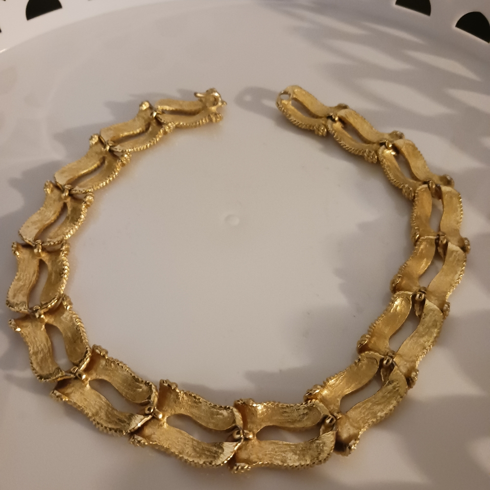 Carolee Necklace - Picture 4 of 16